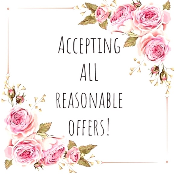 ! 5 ⭐️⭐️⭐️⭐️⭐️-rated posher ! ❤️ - Picture 1 of 3